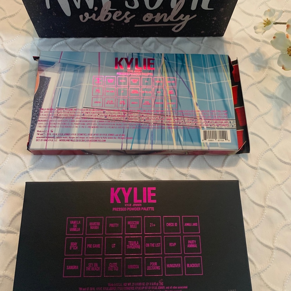 ⭐️NEW⭐️Kylie Cosmetics Sipping Pretty eyeshadow palette - Picture 3 of 9